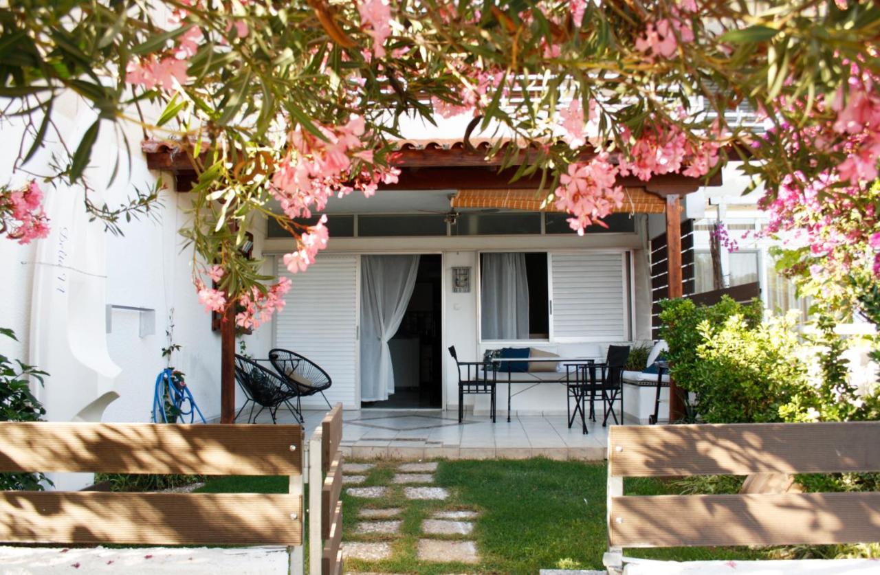Beachfront Garden Apartment- Atlas Complex Loutraki  Luaran gambar